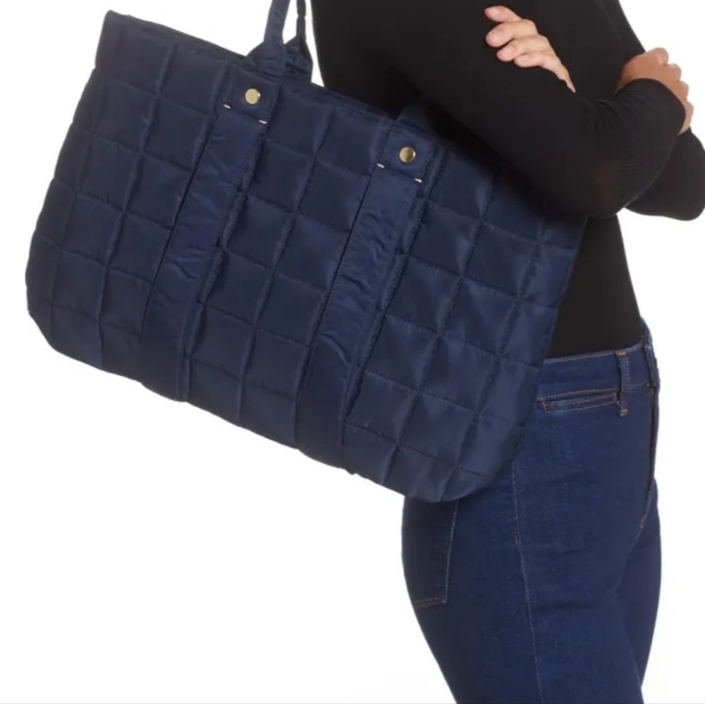 Tropezienne Quilted Nylon Tote CLARE V. - Picture 10 of 16